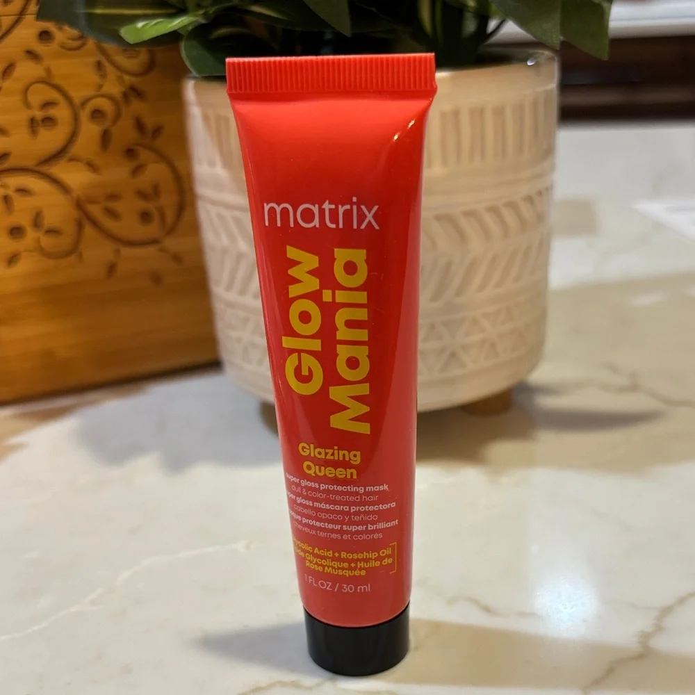 Matrix Glow Mania Hair Care Gift Set and Beauty Supply Bundle with Cosmetic Bag